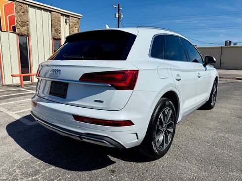 Used 2021 Audi Q5 2.0T Premium w/ Convenience Package AWD/4WD image 3