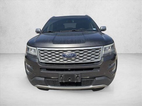Used 2017 Ford Explorer Platinum AWD/4WD image 8