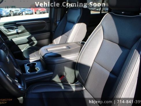 Used 2024 Chevrolet Suburban Premier image 30