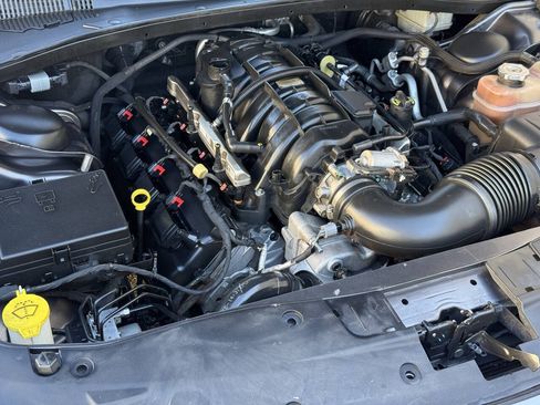 Used 2018 Dodge Charger R/T RWD image 11