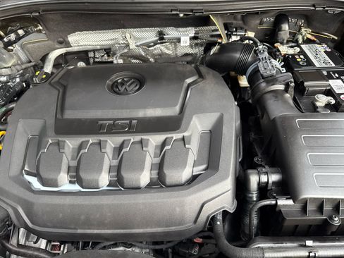 Used 2023 Volkswagen Tiguan SE R-Line image 23