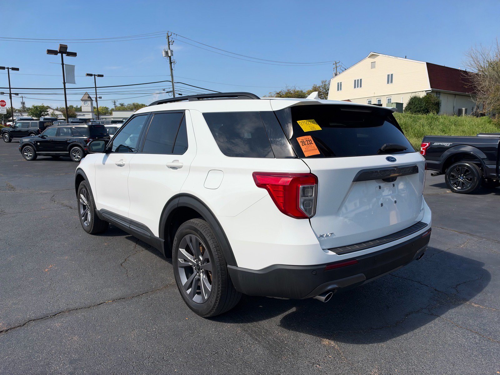 Used 2023 Ford Explorer XLT w/ Equipment Group 202A AWD/4WD image 7