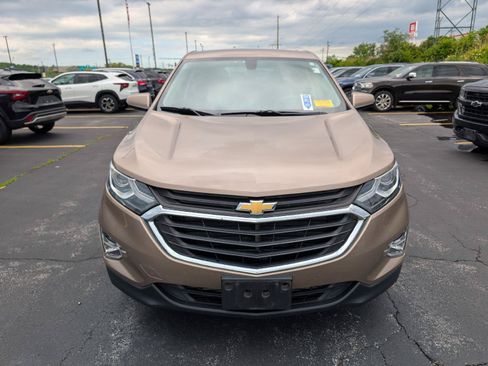 Used 2018 Chevrolet Equinox LT FWD image 2