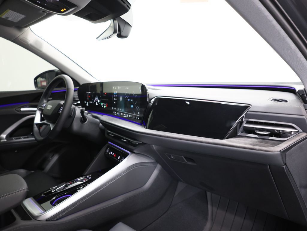 Certified 2025 Audi Q5 Premium w/ Premium Plus AWD/4WD image 23
