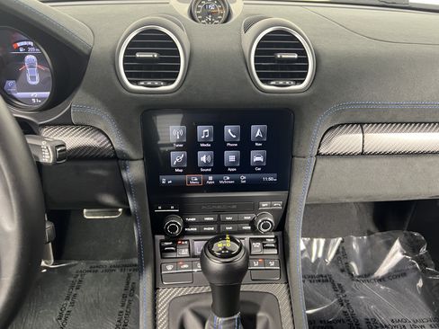 Certified 2025 Porsche 718 Cayman GT4 RS RWD image 19