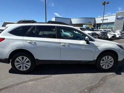 Used 2018 Subaru Outback 2.5i Premium AWD/4WD image 3