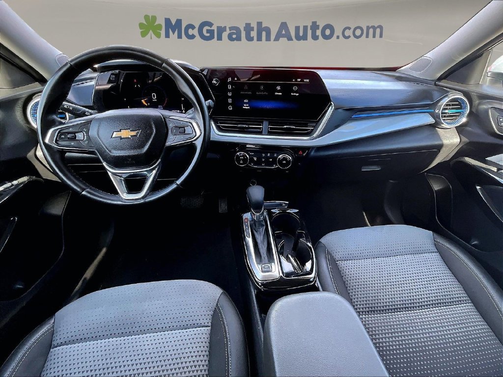 Used 2025 Chevrolet Trax LT w/ Driver Confidence Package FWD image 9