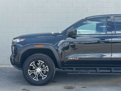 Used 2024 GMC Canyon AT4 w/ Canyon Safety Plus Package AWD/4WD image 4
