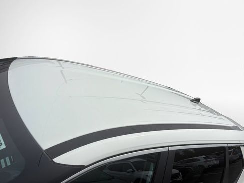 Used 2024 Nissan Rogue S AWD/4WD image 23