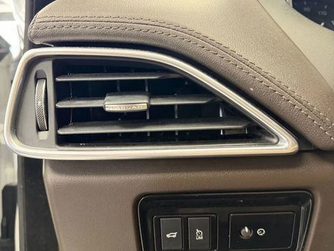 Used 2020 Jaguar F-PACE Prestige image 19