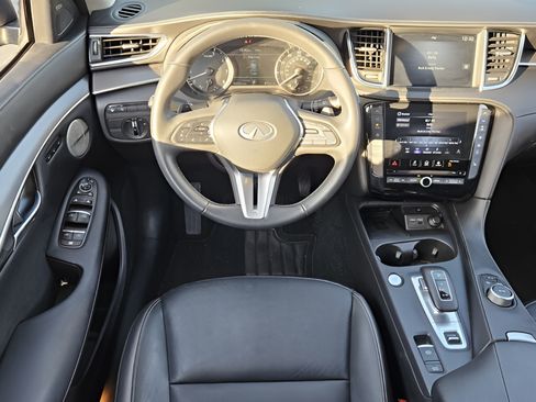 Used 2023 INFINITI QX50 Luxe FWD image 11