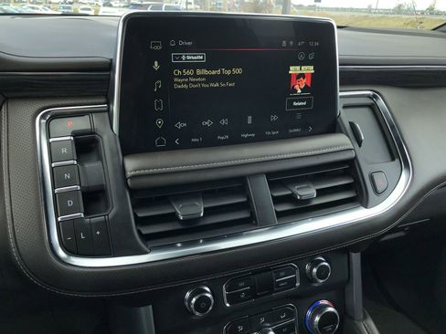 Used 2023 GMC Yukon SLT w/ SLT Premium Package image 19