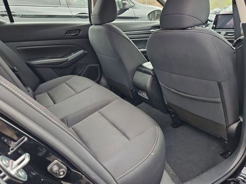 Used 2024 Nissan Altima 2.5 SV image 12