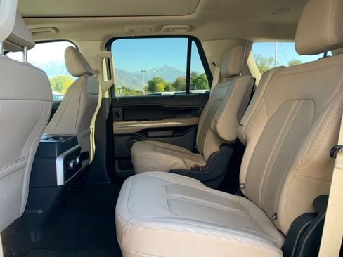 Used 2024 Ford Expedition Limited image 25