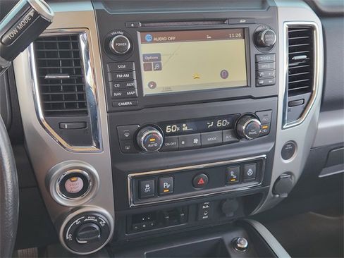 Used 2018 Nissan Titan PRO-4X w/ Pro-4x Convenience Package image 16