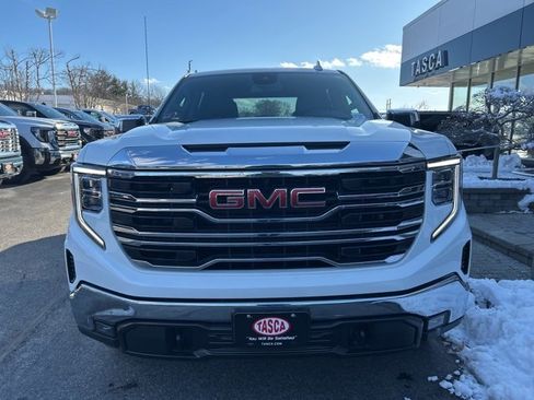 Used 2022 GMC Sierra 1500 SLT w/ SLT Convenience Package image 2