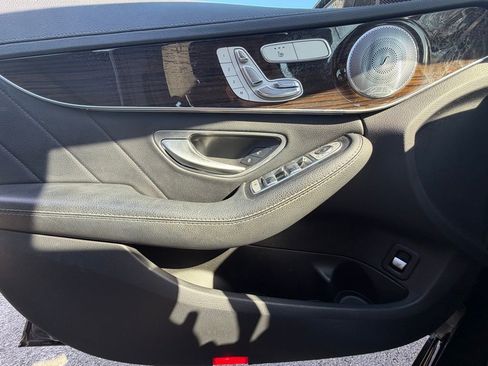 Used 2017 Mercedes-Benz C 300 4MATIC Sedan image 31