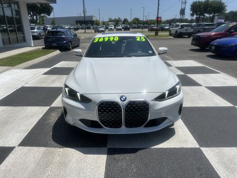 Used 2025 BMW 430i Coupe w/ Convenience Package RWD image 2