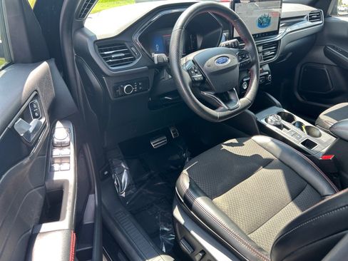 Certified 2024 Ford Escape ST-Line w/ Tech Pack #1 AWD/4WD image 6
