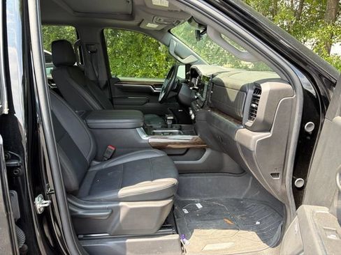 Used 2025 GMC Sierra 1500 Elevation w/ Elevation Premium Package AWD/4WD image 11