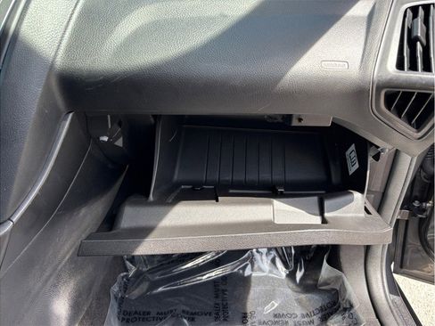 Used 2017 Ford Focus SEL FWD image 33