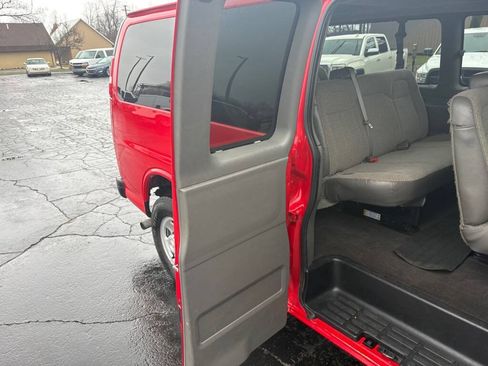 Used 2020 Chevrolet Express 3500 LS RWD image 10