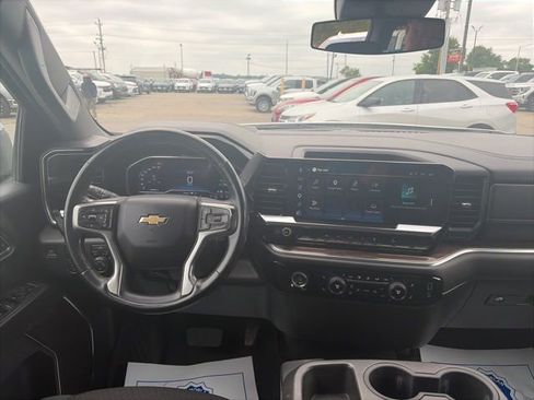 Used 2024 Chevrolet Silverado 1500 LT AWD/4WD image 14