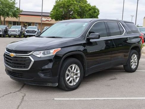 Used 2021 Chevrolet Traverse LS FWD image 6