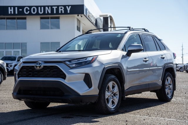 Used 2025 Toyota RAV4 XLE AWD/4WD image 1
