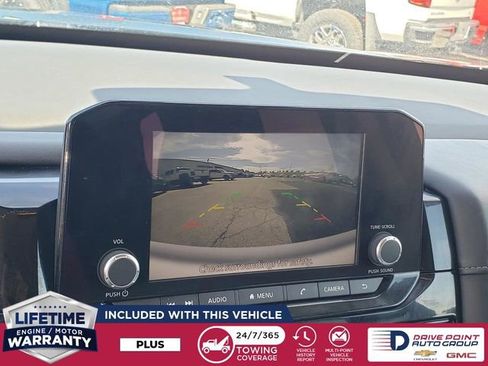 Used 2024 Nissan Pathfinder SV image 29