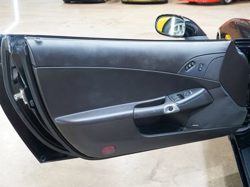 Used 2007 Chevrolet Corvette Coupe w/ Preferred Equipment Group RWD image 40