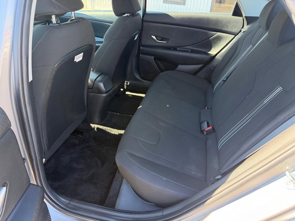 Used 2023 Hyundai Elantra SEL FWD image 18