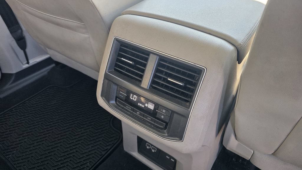 Used 2019 Volkswagen Atlas SEL FWD image 7