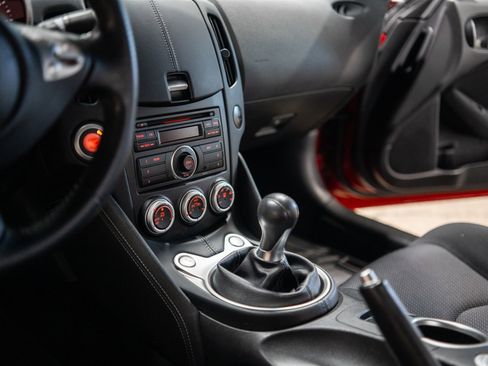Used 2014 Nissan 370Z Coupe RWD image 24