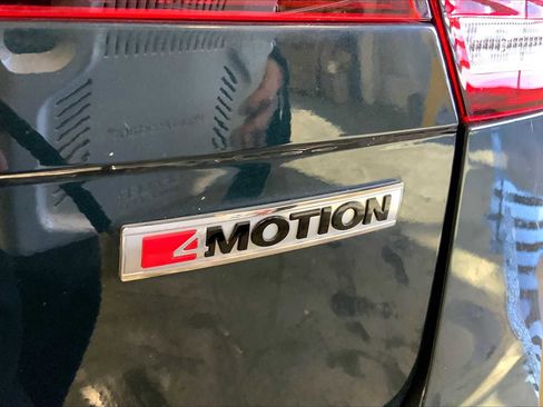 Used 2019 Volkswagen Tiguan SE w/ Panoramic Sunroof Package image 10