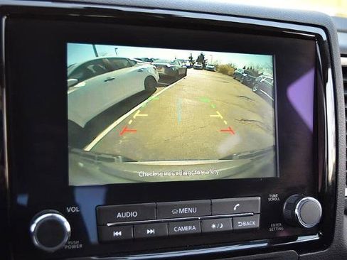 Certified 2024 Nissan Frontier SL image 17