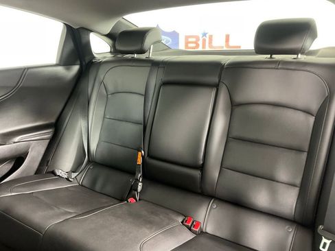 Used 2018 Chevrolet Malibu Premier w/ Premier Sun and Wheel Package image 16