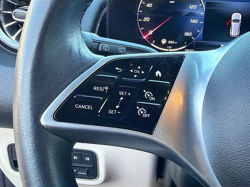 Used 2025 Mercedes-Benz GLB 250 image 33