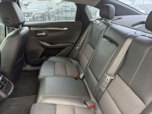 Used 2019 Chevrolet Impala LT FWD image 28