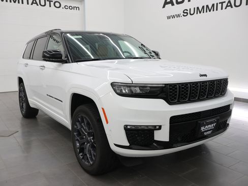 Used 2025 Jeep Grand Cherokee L Summit AWD/4WD image 2