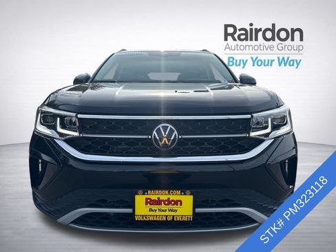 Used 2023 Volkswagen Taos SEL AWD/4WD image 2
