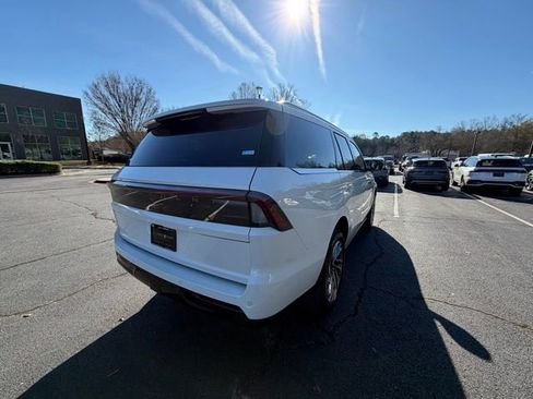 New 2025 Lincoln Navigator Reserve image 7