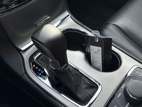 Used 2021 Jeep Grand Cherokee Overland image 26