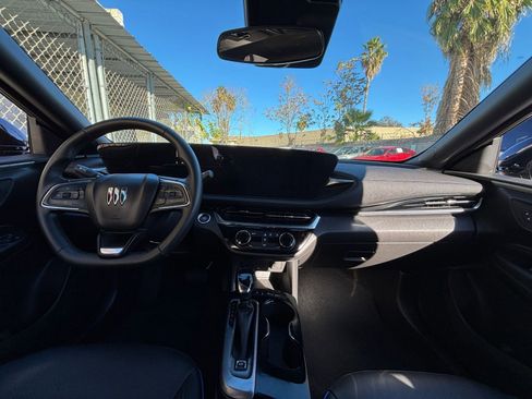 Used 2025 Buick Envista Sport Touring image 33