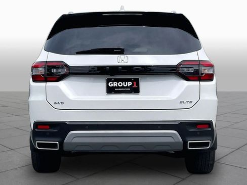 Used 2025 Honda Pilot Elite image 4