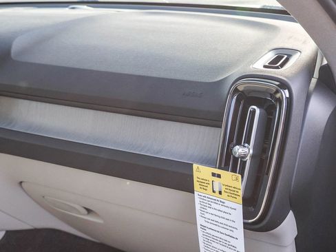 New 2026 Volvo XC40 B4 Plus w/ Climate Package image 17