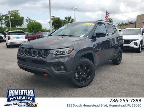 Used 2024 Jeep Compass Trailhawk AWD/4WD image 1