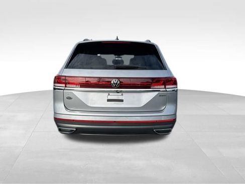 Used 2025 Volkswagen Atlas SE image 7