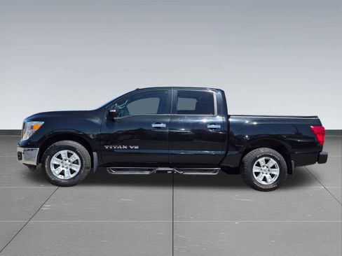 Used 2018 Nissan Titan SV w/ SV Convenience Package AWD/4WD image 5