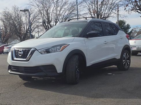 Used 2020 Nissan Kicks SV image 9